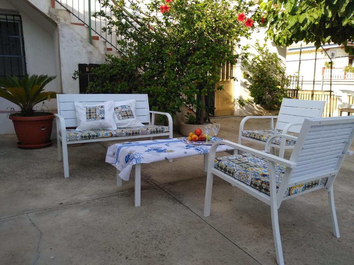 Casale Hibiscus Villa Santa Maria Del Focallo Exteriör bild