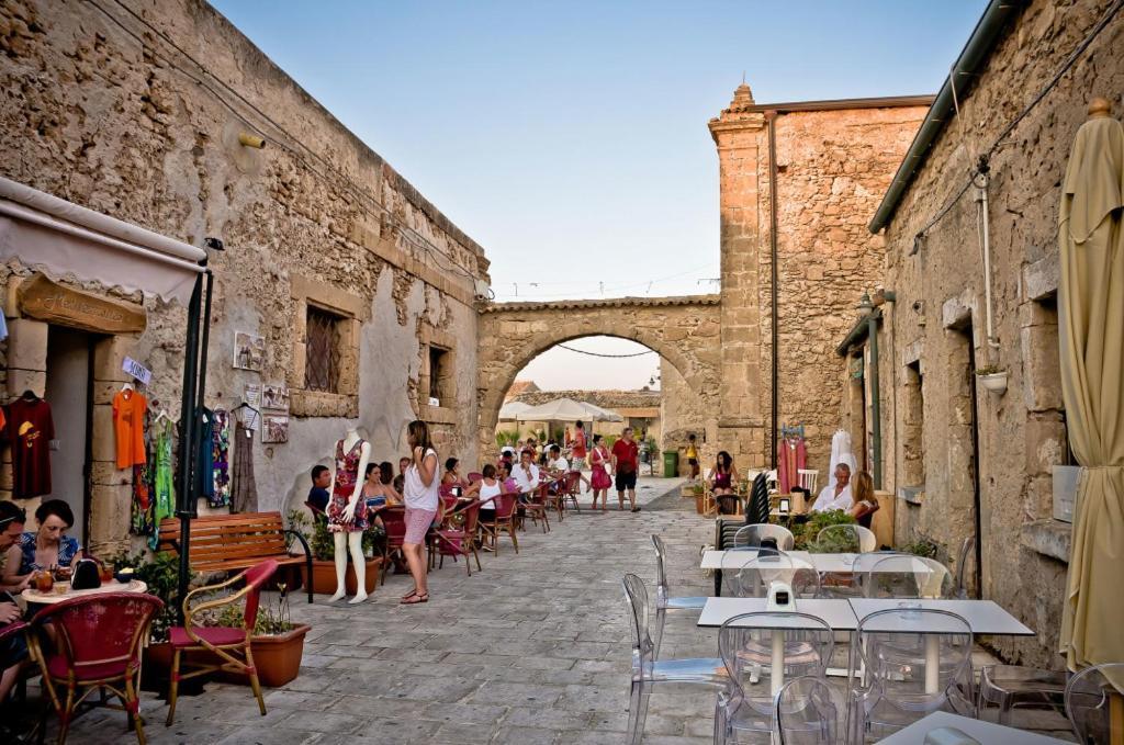 Casale Hibiscus Villa Santa Maria Del Focallo Exteriör bild