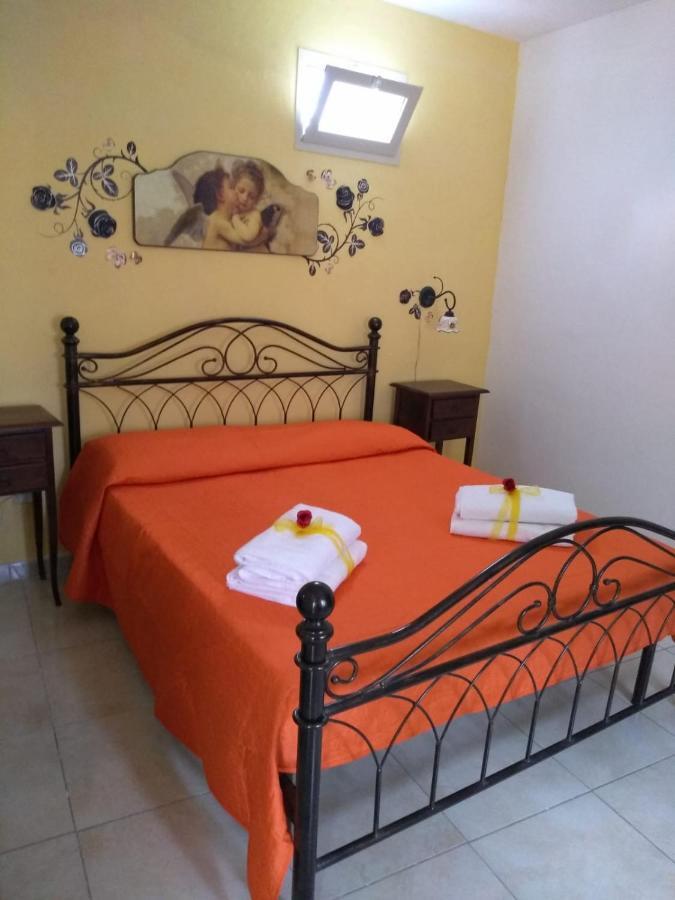 Casale Hibiscus Villa Santa Maria Del Focallo Exteriör bild