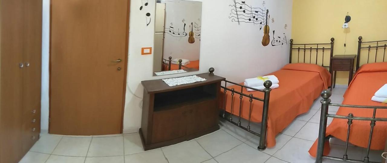 Casale Hibiscus Villa Santa Maria Del Focallo Exteriör bild