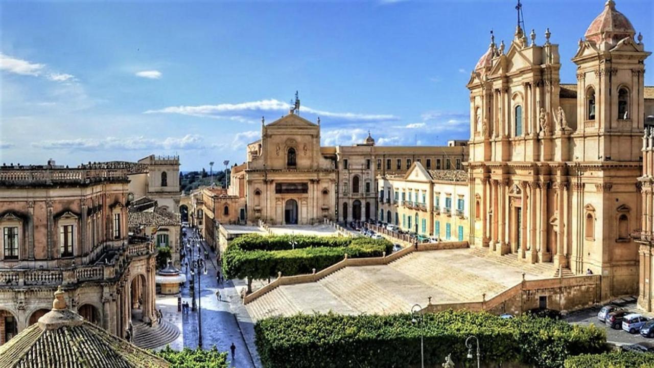 Casale Hibiscus Villa Santa Maria Del Focallo Exteriör bild